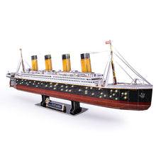 Cargar imagen en el visor de la Galería, 3D Puzzles 34.6&quot; LED Titanic Ship - Hahaland
